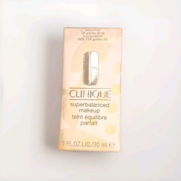 Clinique 15 Golden (D).  Superbalanced Makeup 1 fl. oz. / 30 ml. - Picture 1 of 8
